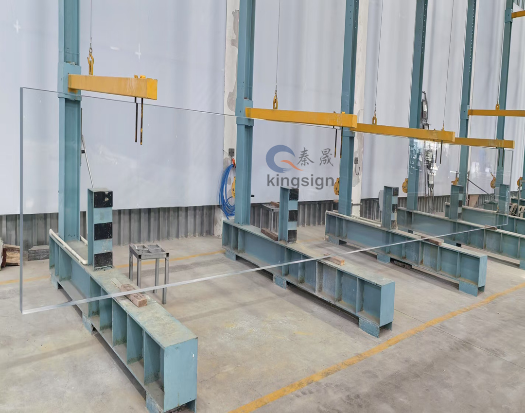 Ποια είναι η διαφορά μεταξύ plexiglass και μετριασμένου γυαλιού